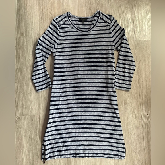 J. Crew Dresses & Skirts - J.Crew Blue Striped 100% Cotton Side Zip Dress Size Small